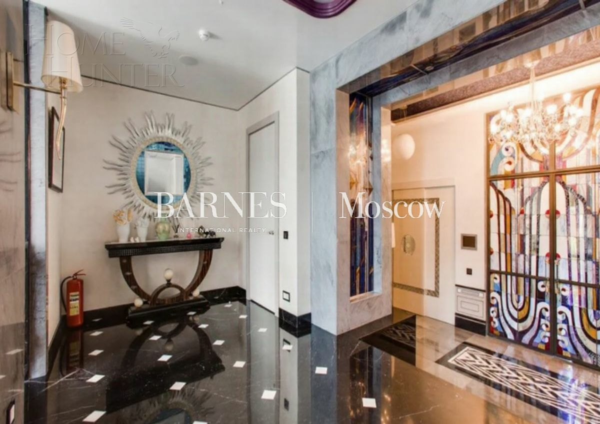 2-этажный коттедж 1 100 м² с отделкой