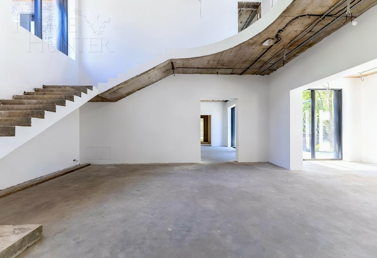 2-этажный коттедж 1 700 м² без отделки