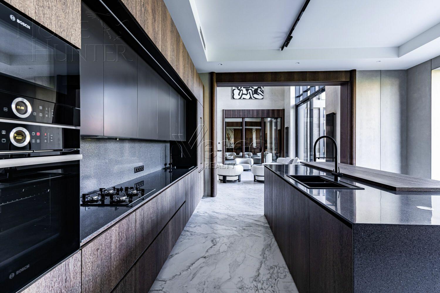 2-этажный коттедж 1 100 м² с отделкой