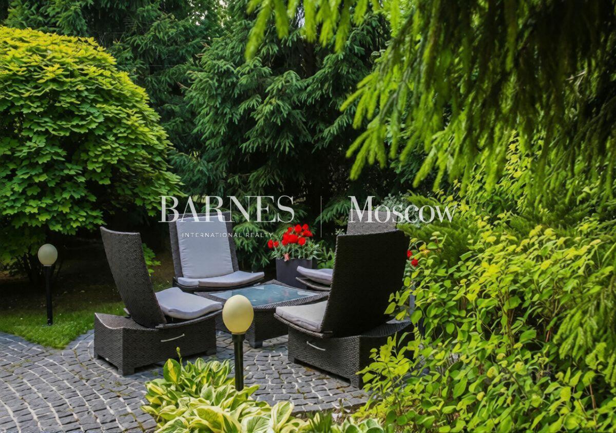 2-этажный коттедж 1 100 м² с отделкой