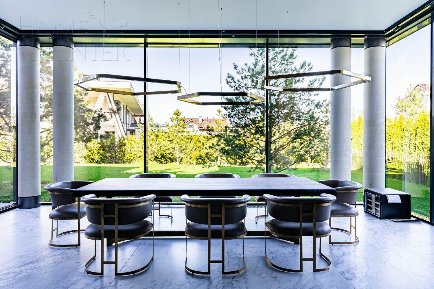 2-этажный коттедж 1 100 м² с отделкой