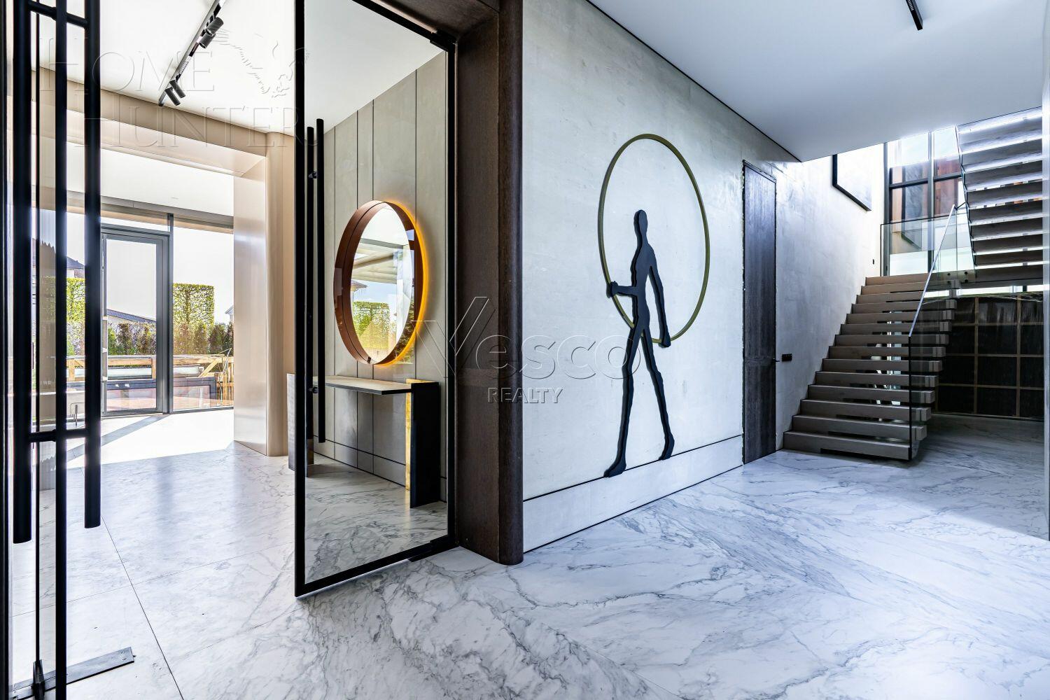 2-этажный коттедж 1 100 м² с отделкой