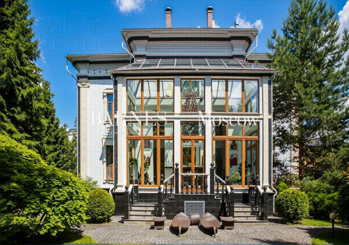 2-этажный коттедж 1 100 м² с отделкой