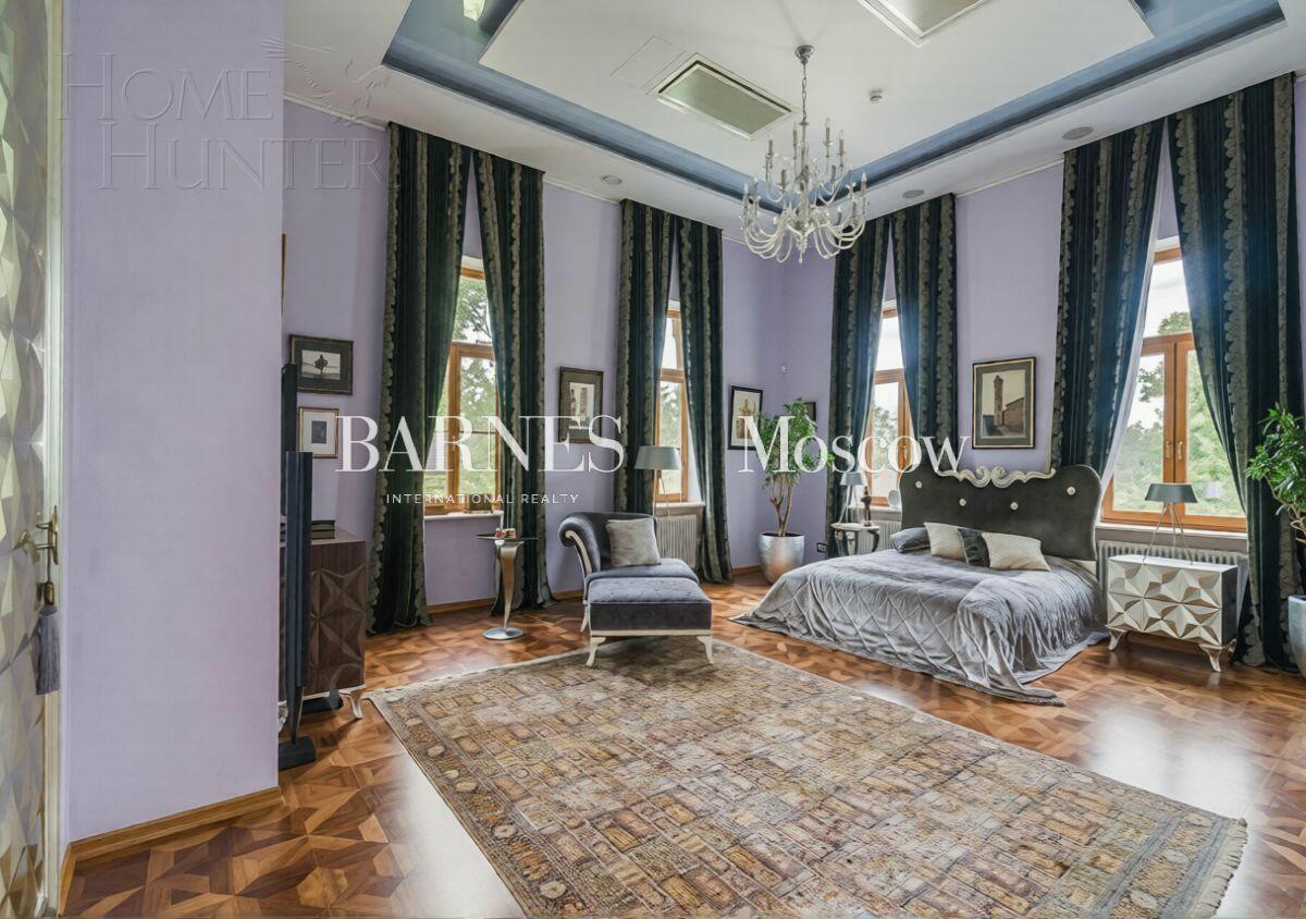 2-этажный коттедж 1 100 м² с отделкой