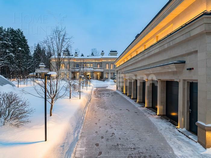 2-этажный коттедж 2 000 м² с отделкой