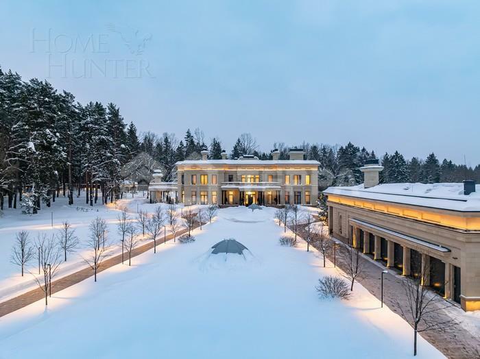 2-этажный коттедж 2 000 м² с отделкой