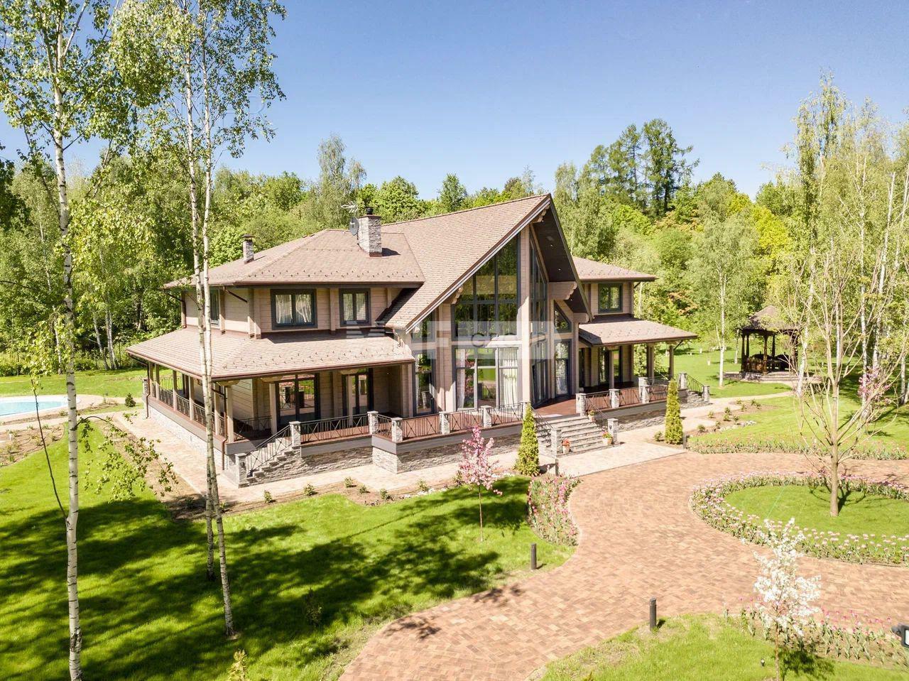 2-этажный коттедж 2 010 м² с отделкой