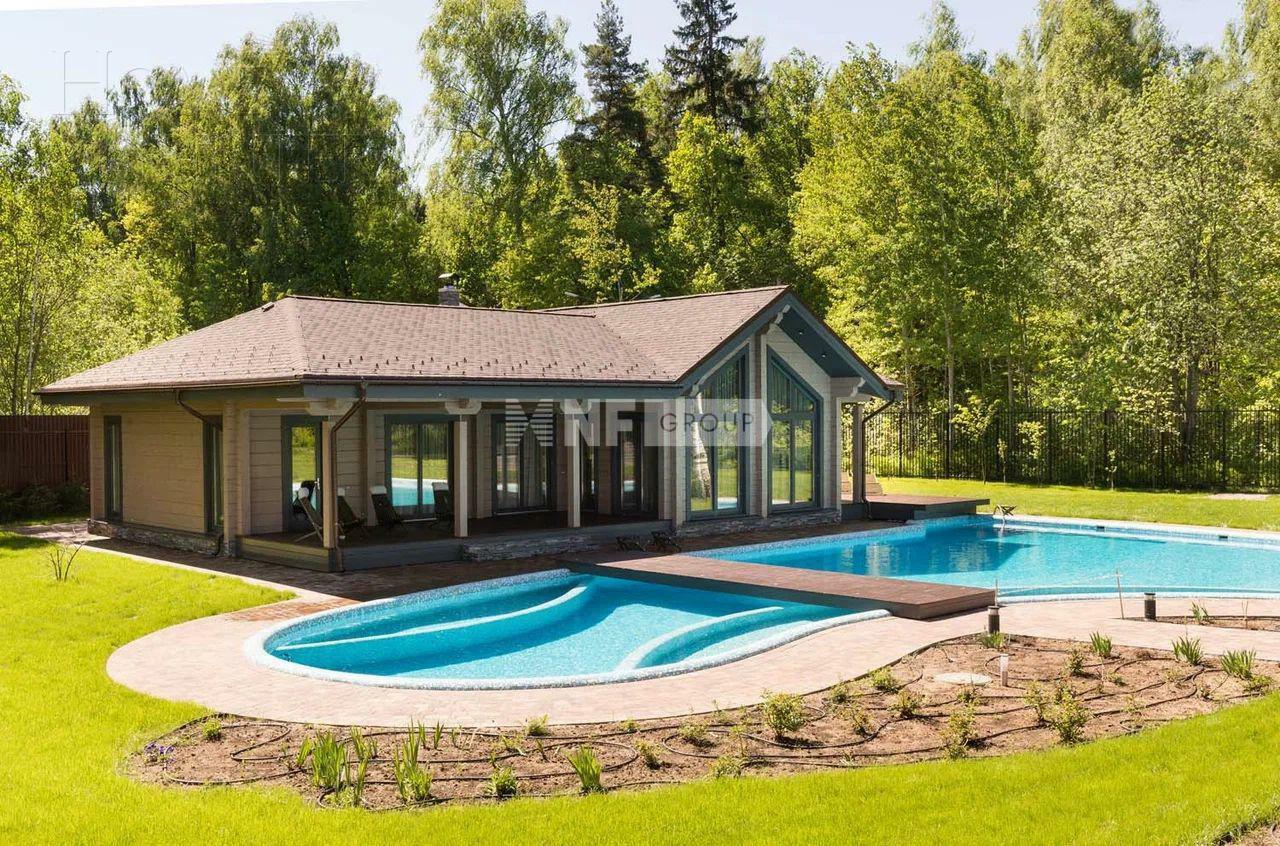 2-этажный коттедж 2 010 м² с отделкой