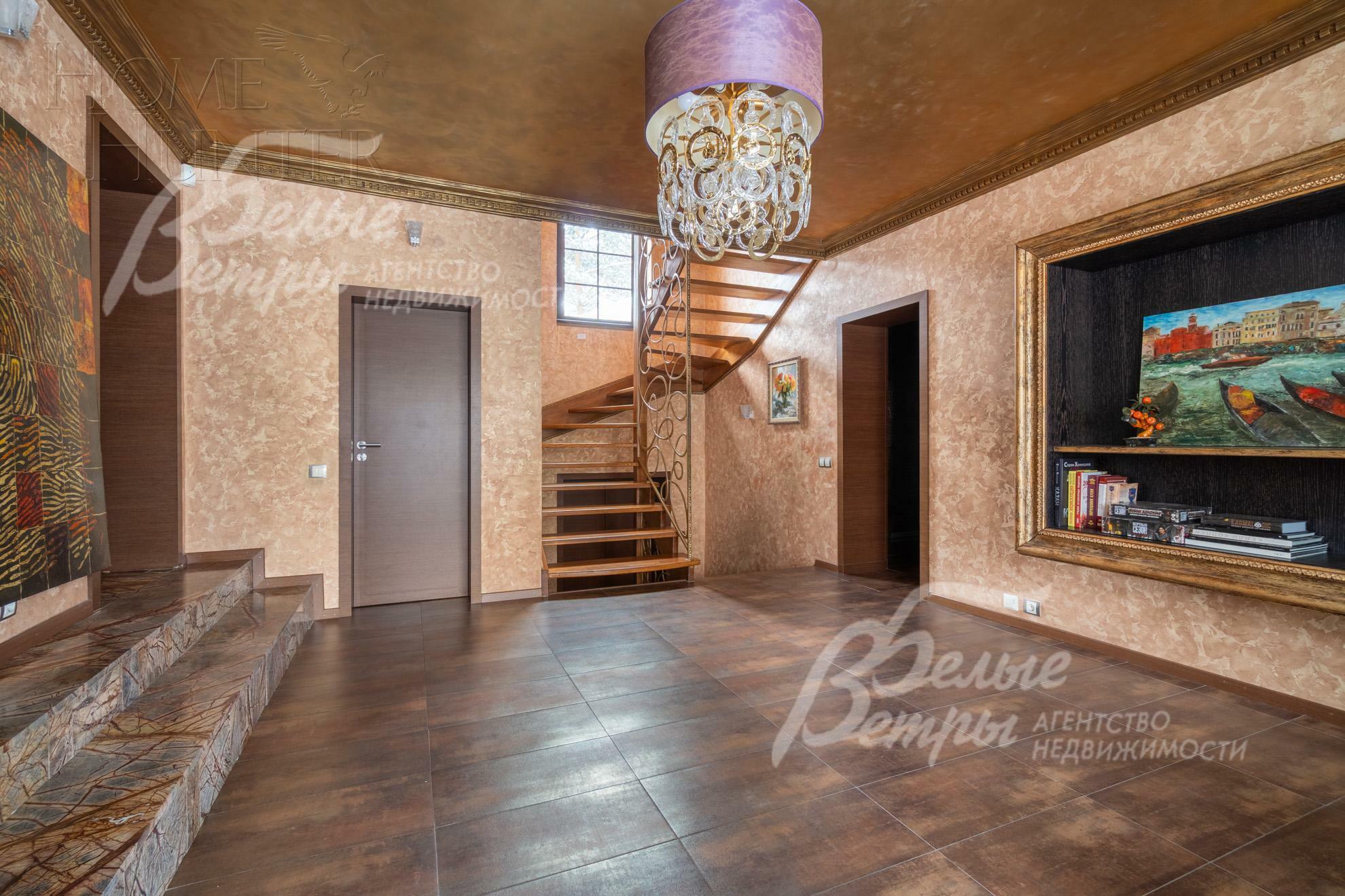 2-этажный коттедж 374 м² с отделкой