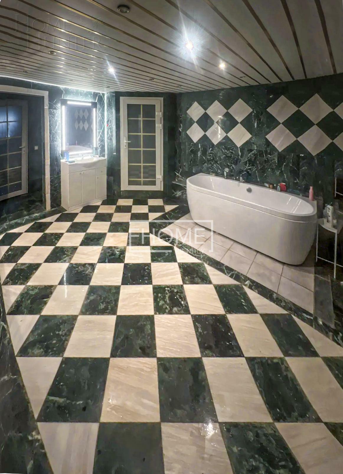 2-этажный коттедж 481.2 м² с отделкой