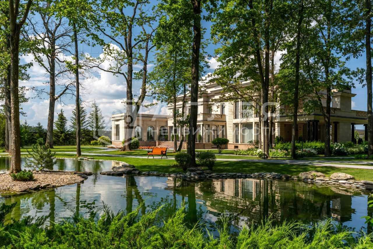 2-этажный коттедж 2 000 м² с отделкой