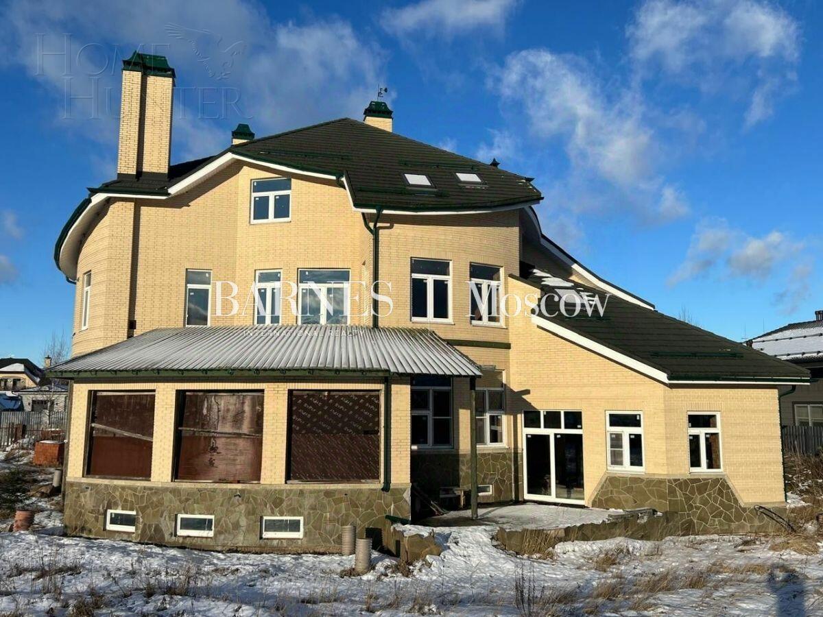 3-этажный коттедж 1 124 м² без отделки