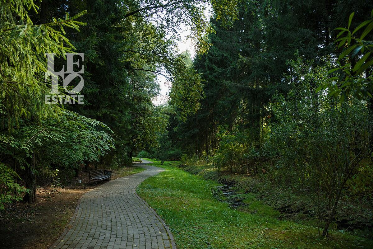 Участок 22 сот. в охраняемом поселке