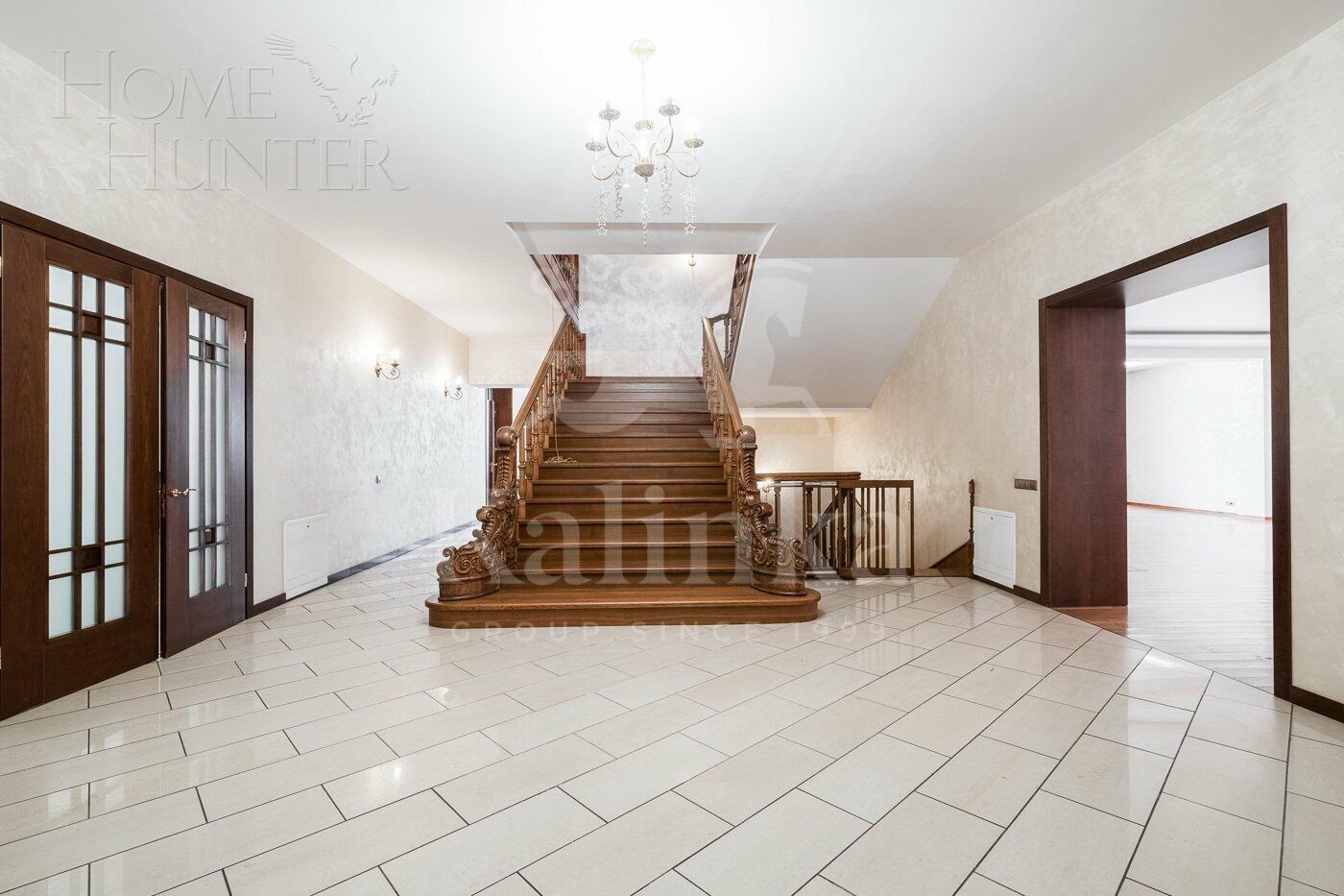 2-этажный коттедж 1 192 м² с отделкой