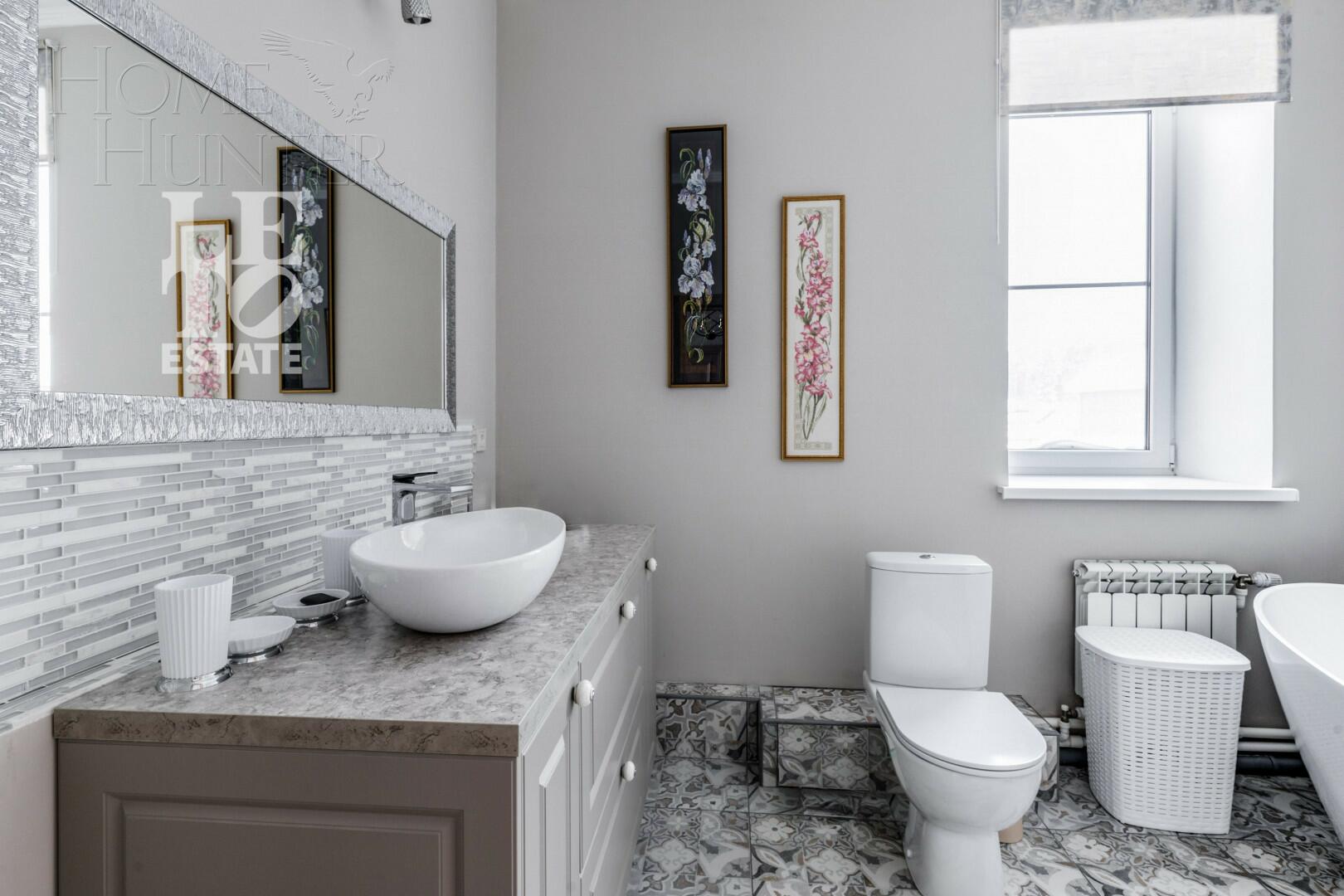 2-этажный коттедж 372 м² с отделкой