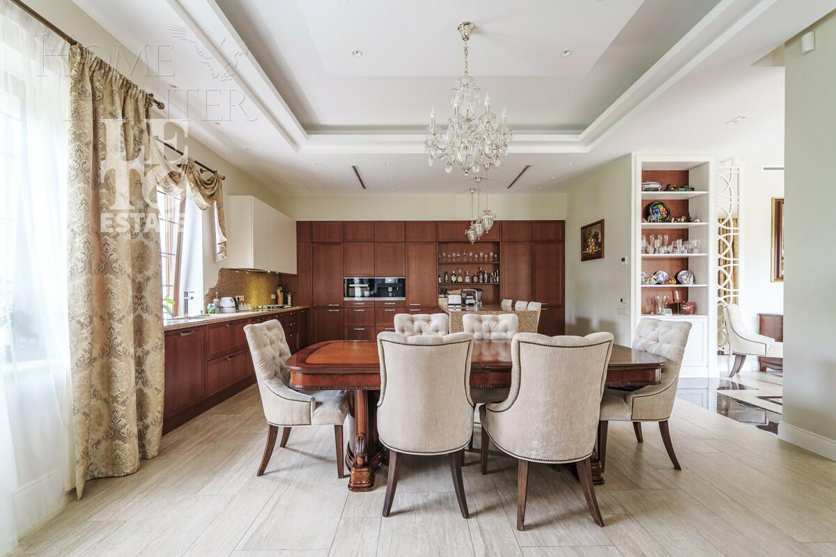 2-этажный коттедж 710 м² с отделкой