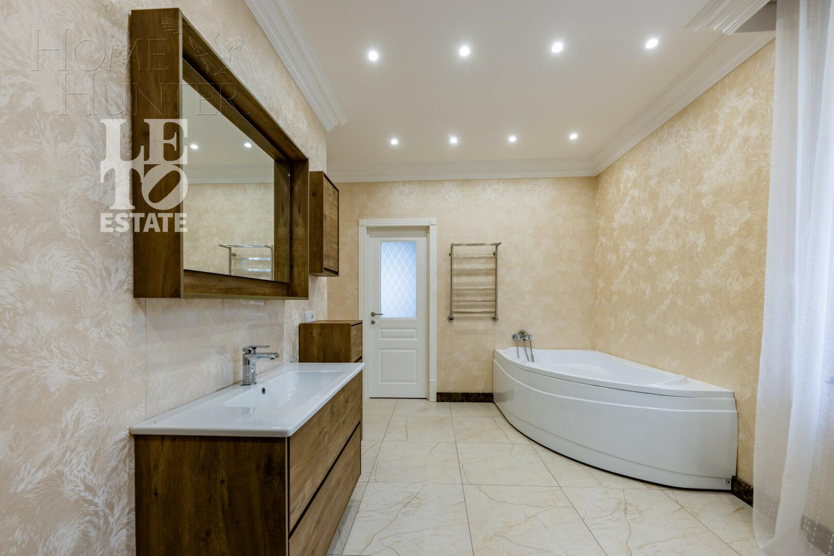 2-этажный коттедж 360 м² с отделкой