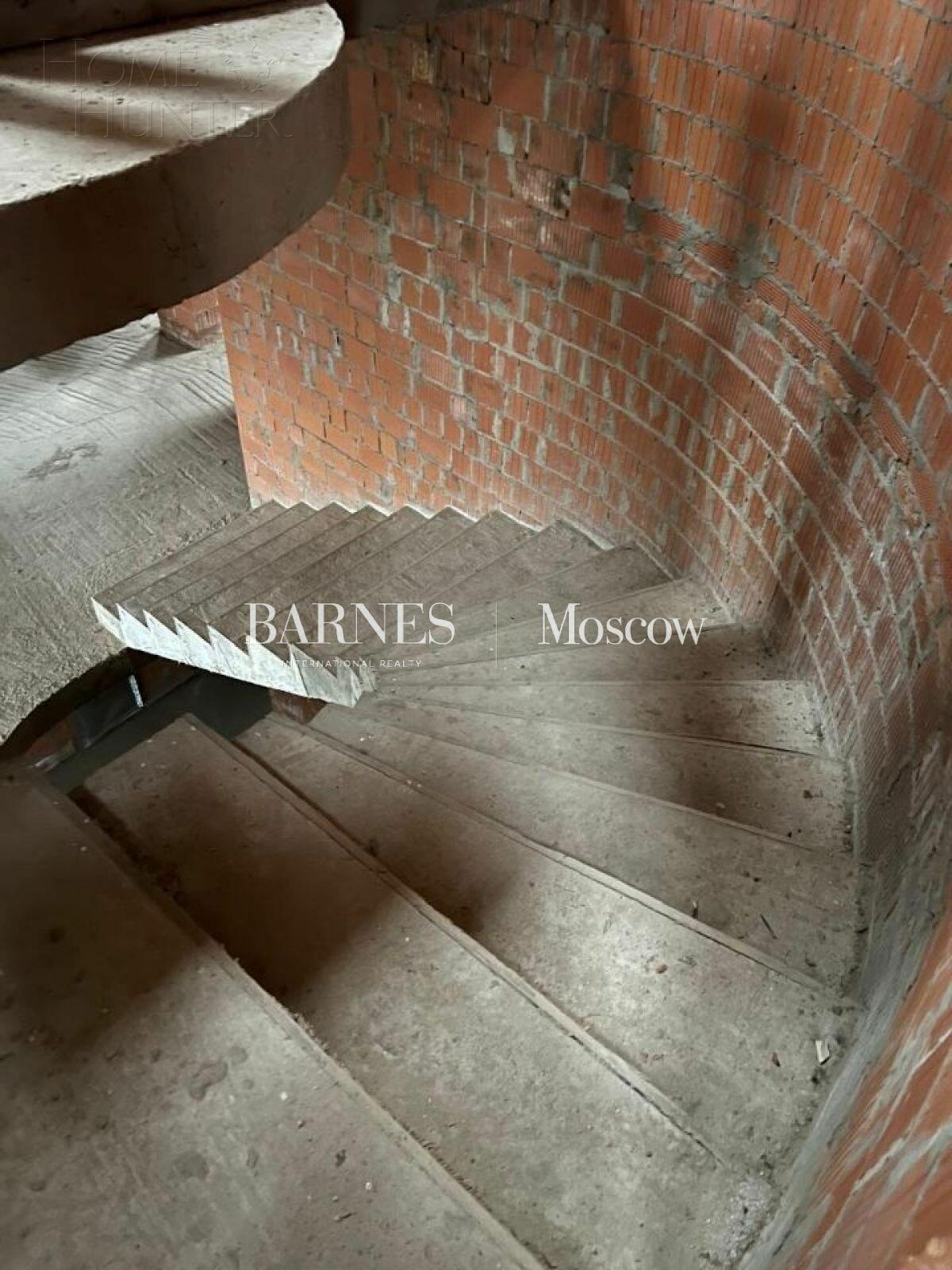 3-этажный коттедж 1 124 м² без отделки