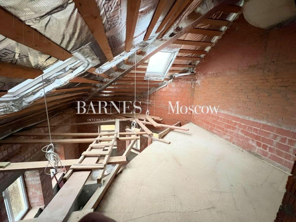 3-этажный коттедж 1 124 м² без отделки