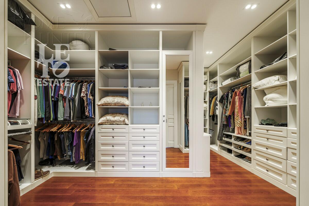 2-этажный коттедж 710 м² с отделкой