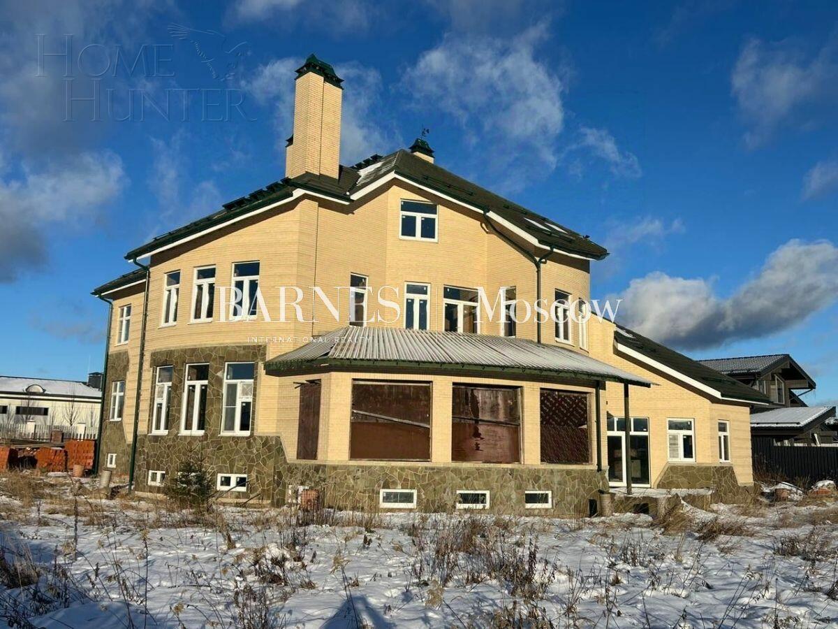 3-этажный коттедж 1 124 м² без отделки