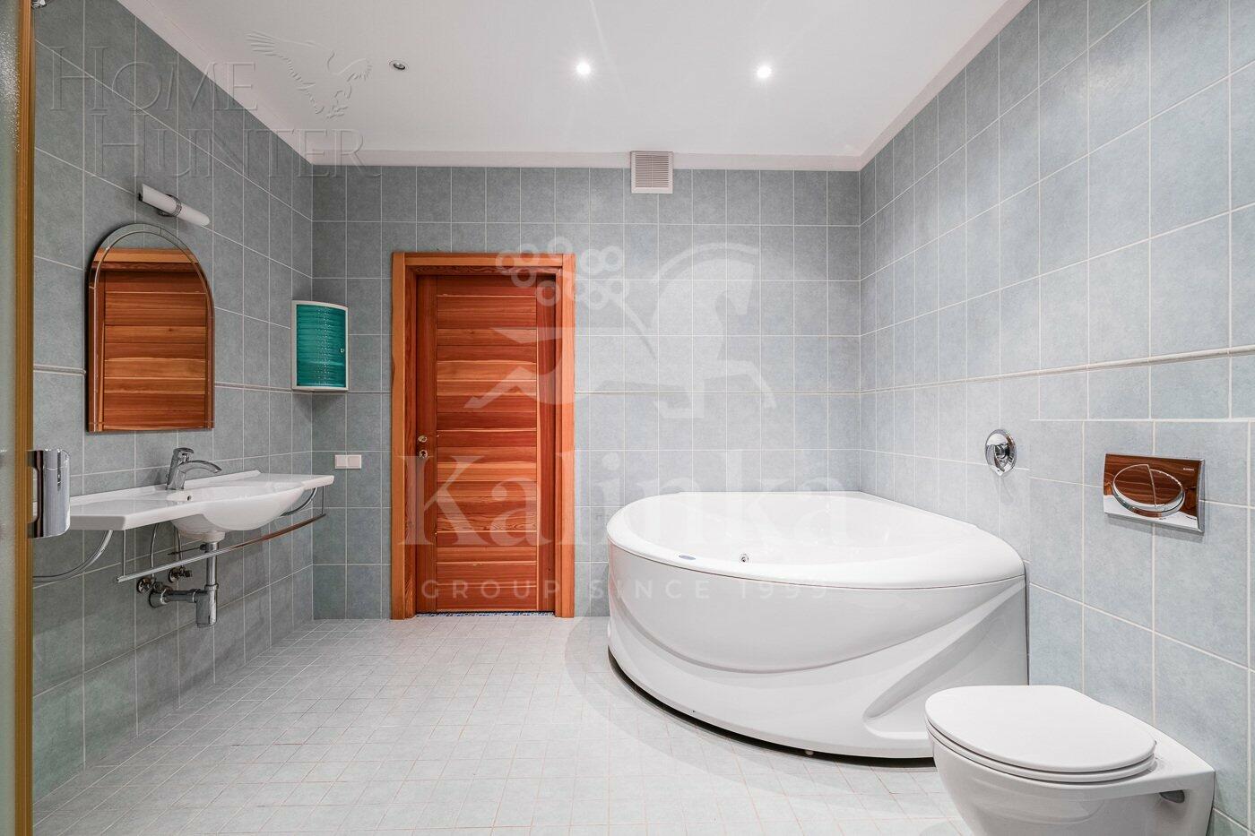 2-этажный коттедж 1 192 м² с отделкой