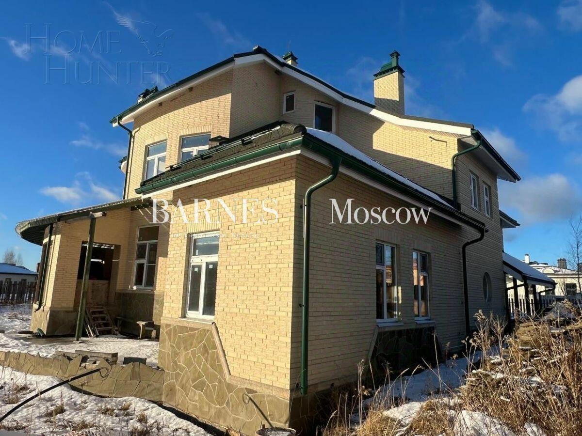 3-этажный коттедж 1 124 м² без отделки