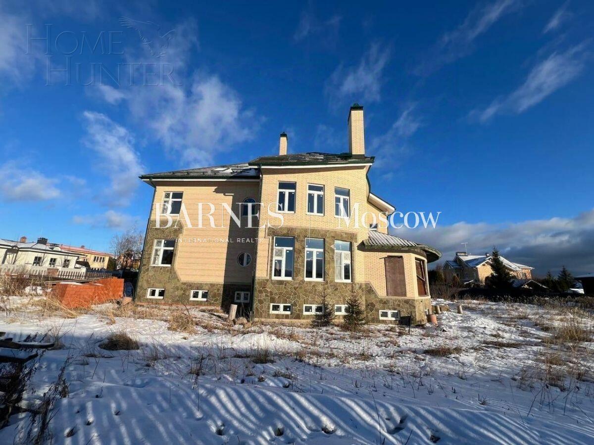 3-этажный коттедж 1 124 м² без отделки