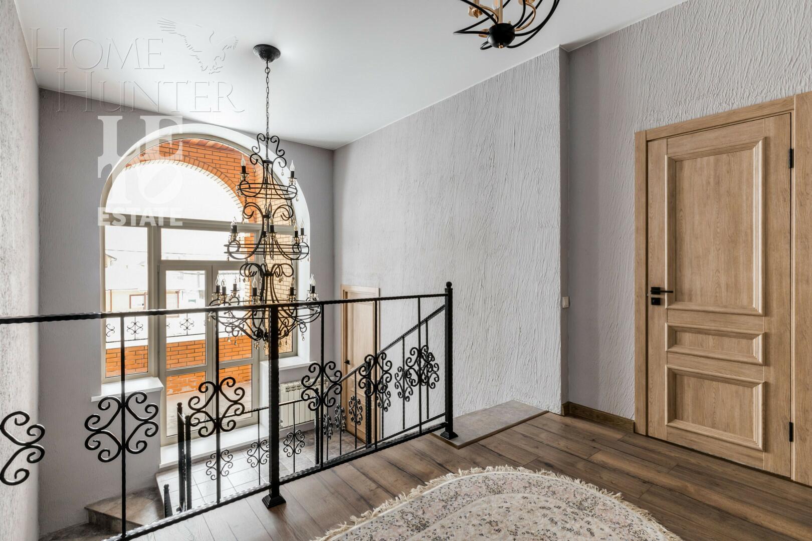 2-этажный коттедж 372 м² с отделкой