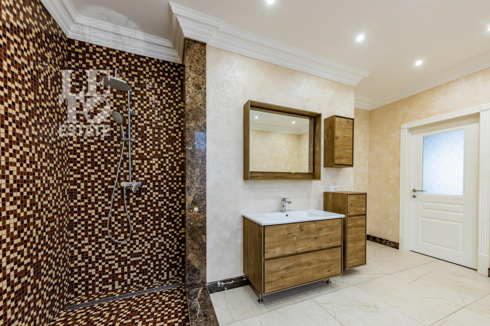 2-этажный коттедж 360 м² с отделкой