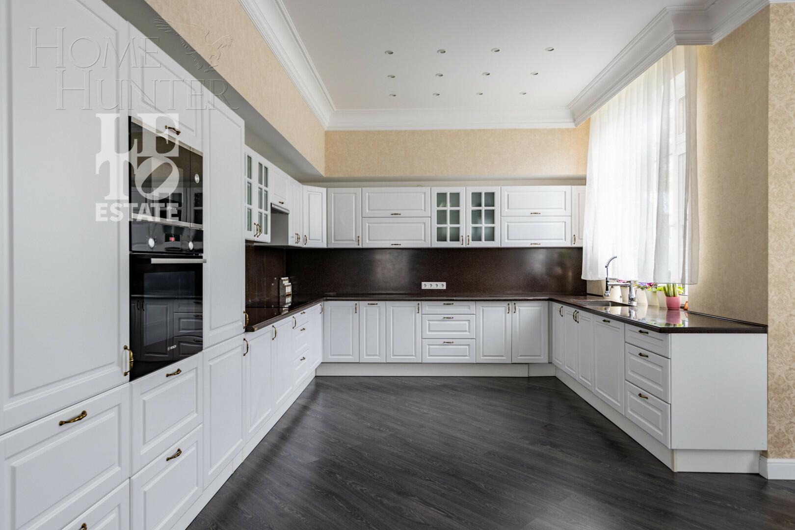 2-этажный коттедж 360 м² с отделкой