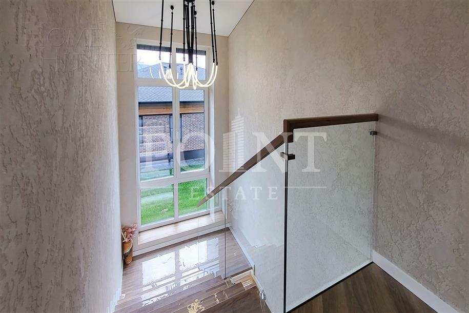 2-этажный коттедж 271 м² с отделкой