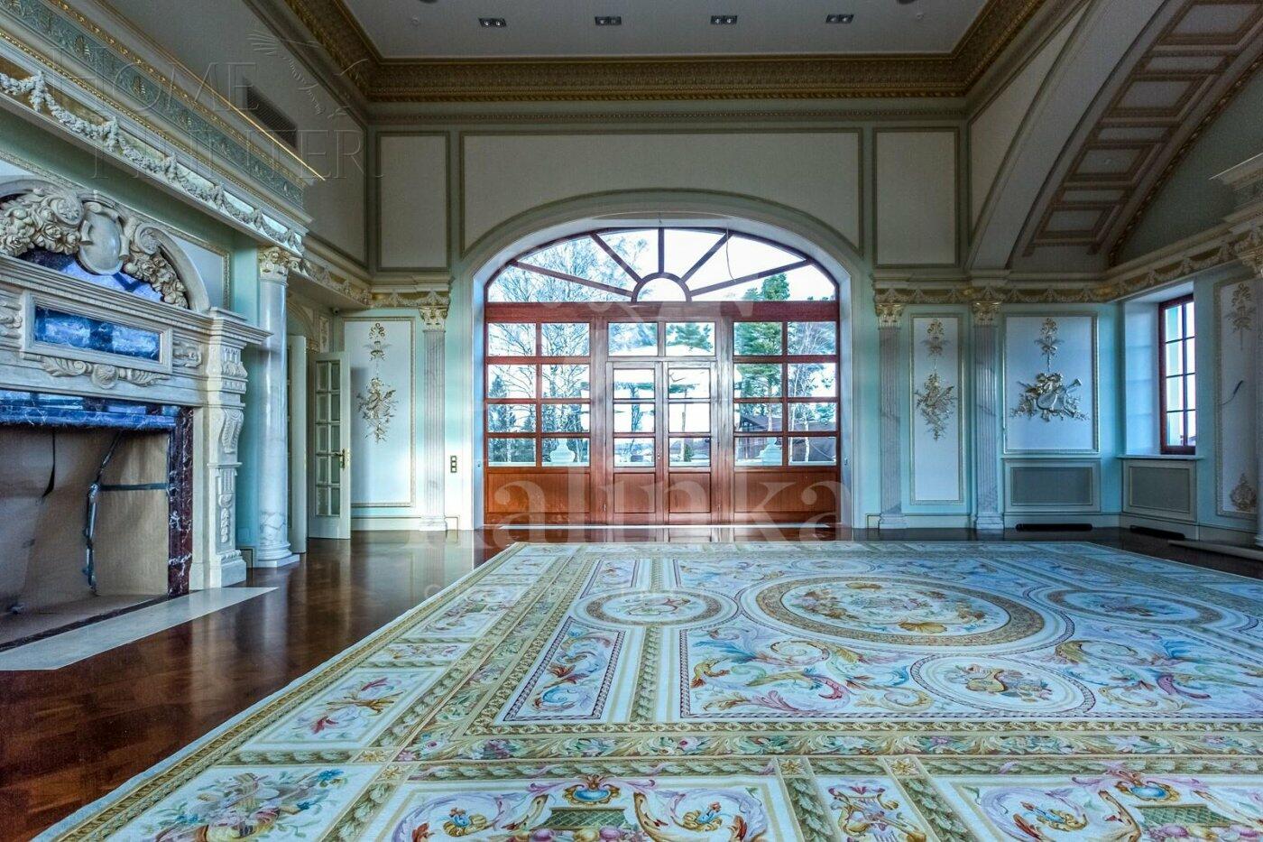 3-этажный коттедж 3 100 м² с отделкой