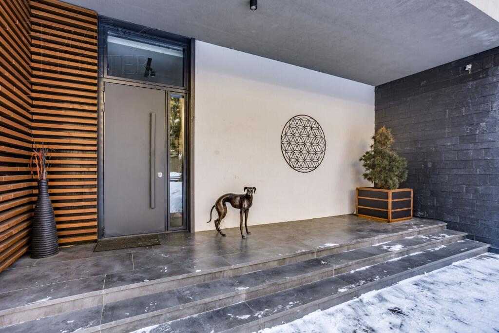 2-этажный коттедж 655 м² с отделкой