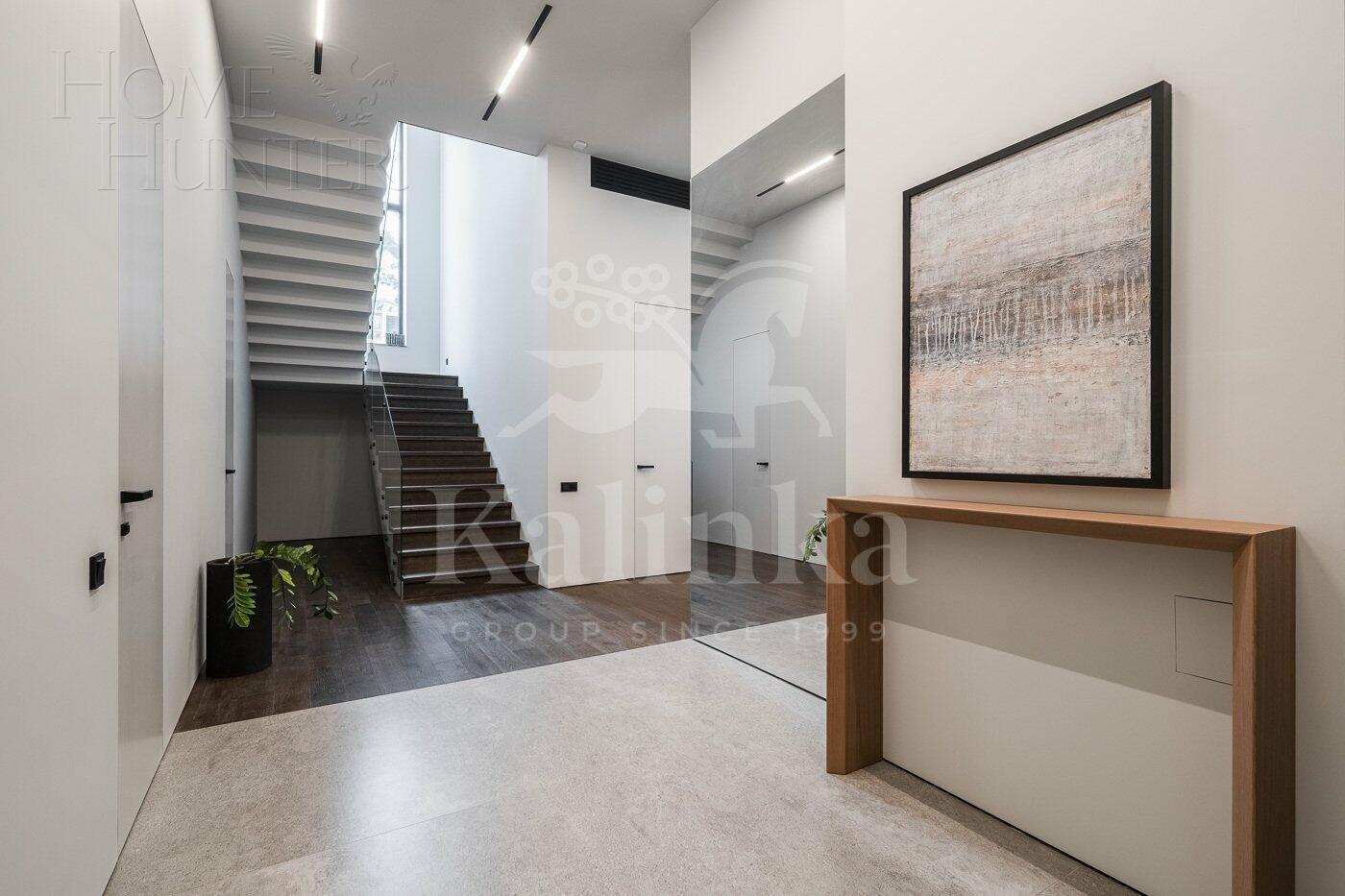 2-этажный коттедж 500 м² с отделкой