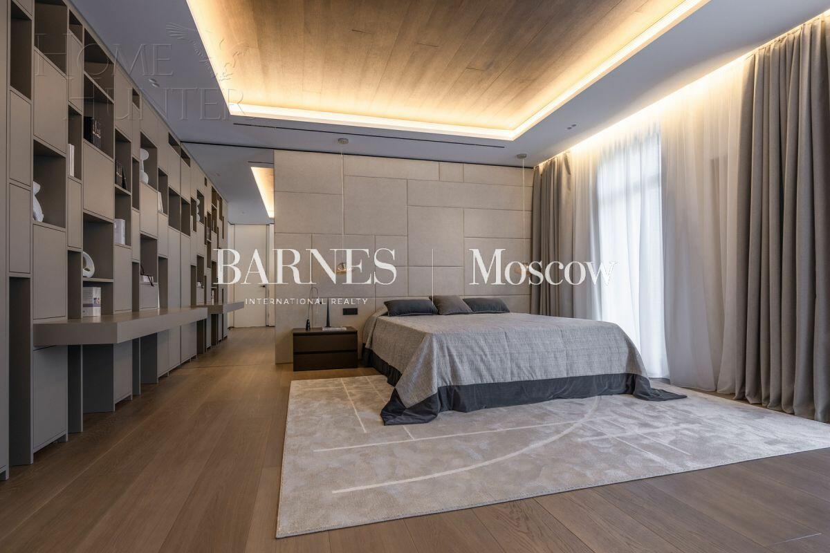 2-этажный коттедж 1 000 м² с отделкой