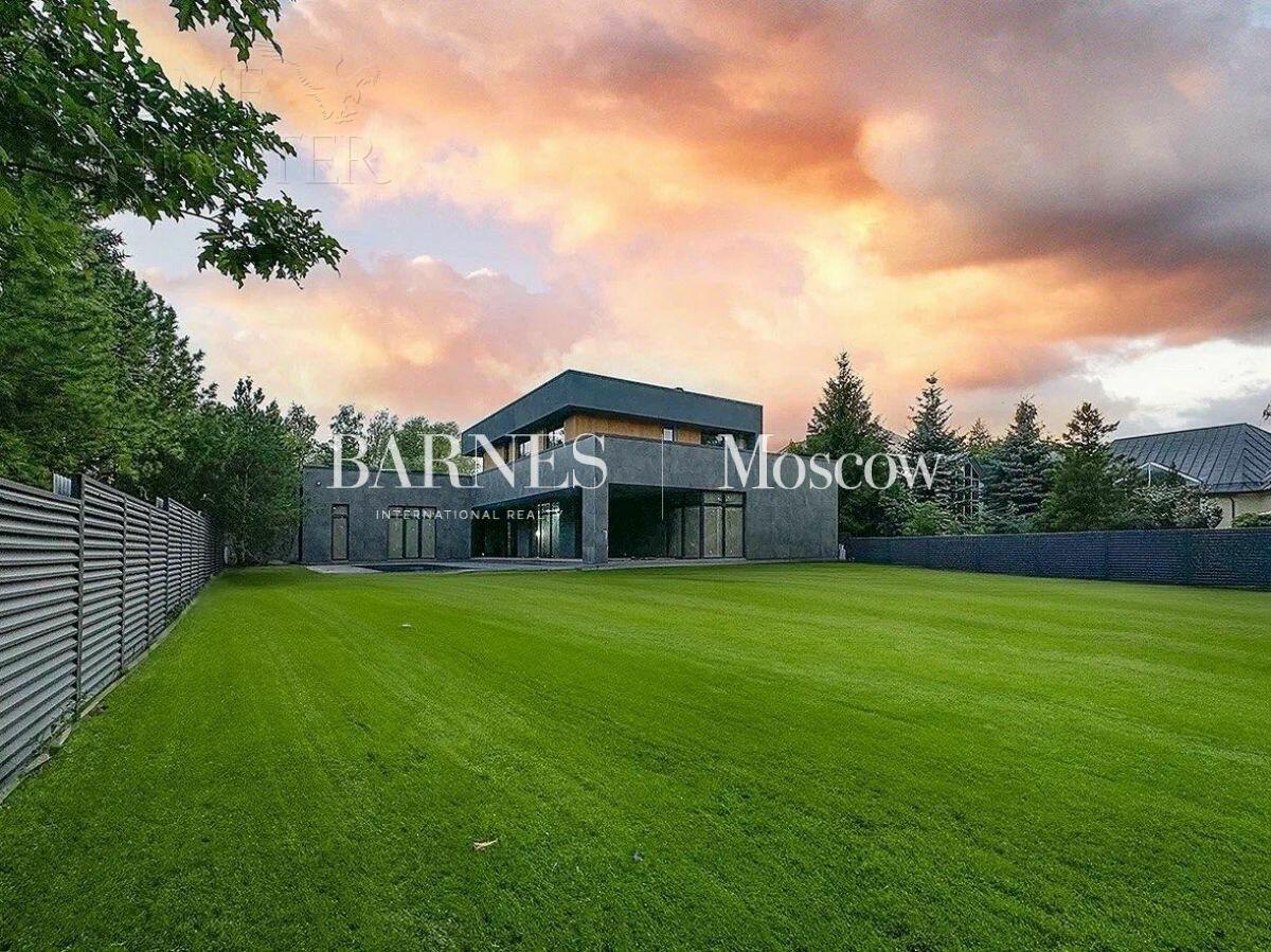 2-этажный коттедж 500 м² с отделкой