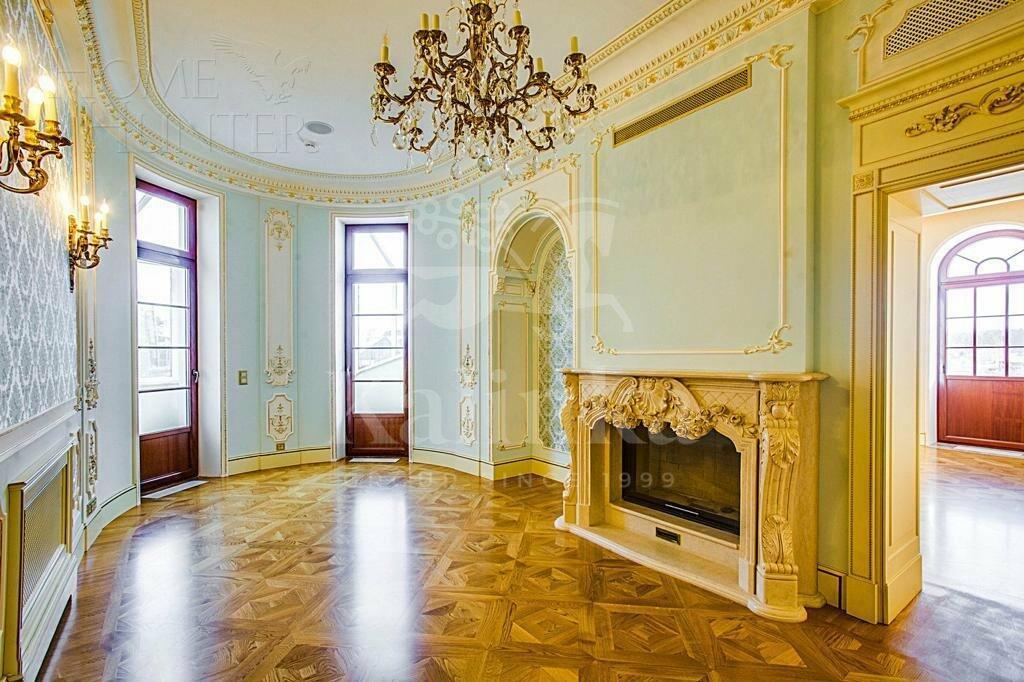 3-этажный коттедж 3 100 м² с отделкой