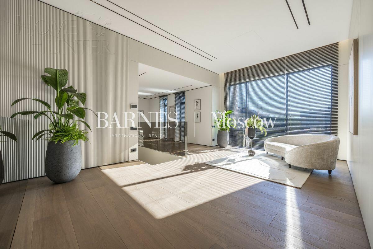 2-этажный коттедж 1 000 м² с отделкой