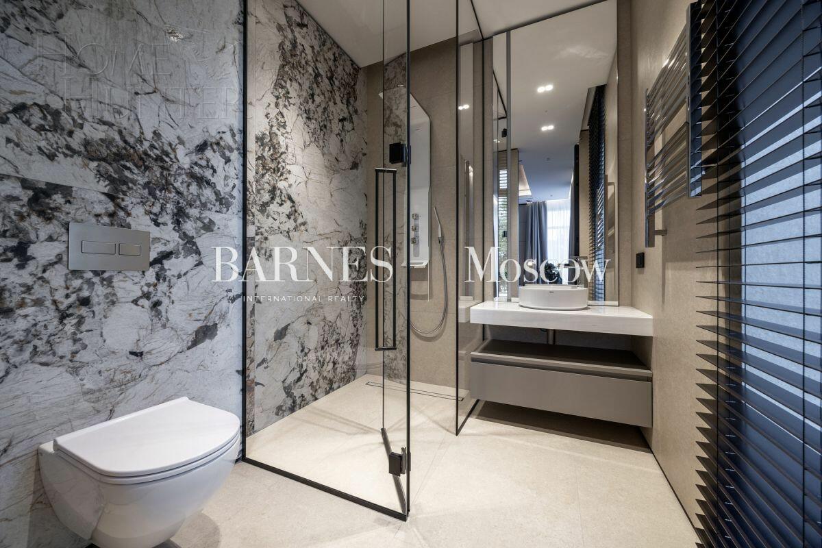 2-этажный коттедж 1 000 м² с отделкой