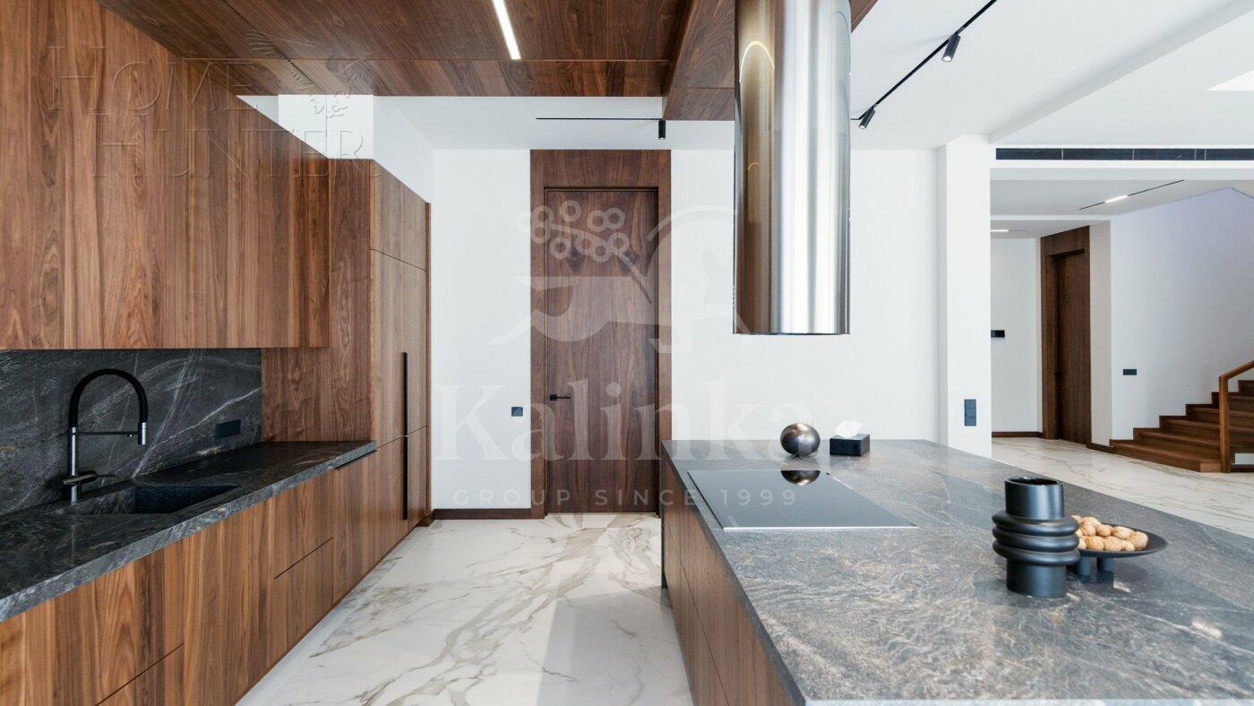 2-этажный коттедж 437.2 м² с отделкой