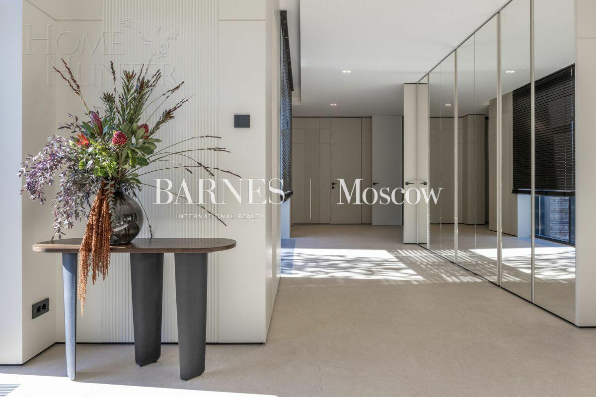 2-этажный коттедж 1 000 м² с отделкой