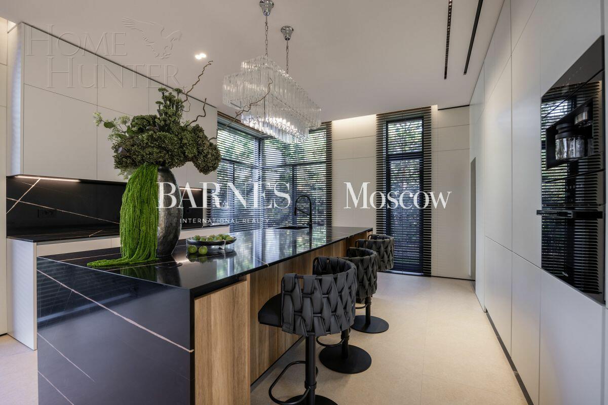 2-этажный коттедж 1 000 м² с отделкой