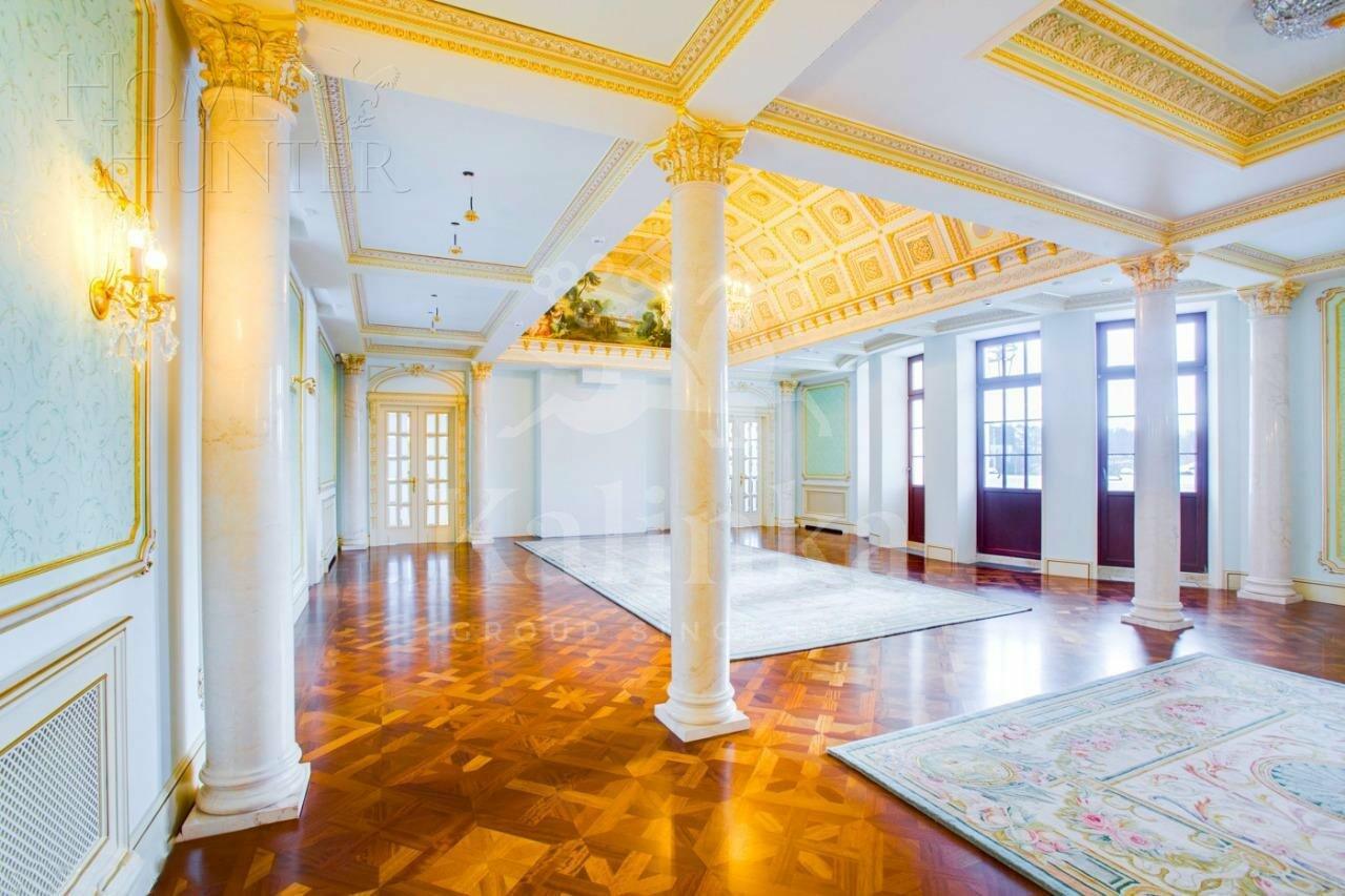 3-этажный коттедж 3 100 м² с отделкой