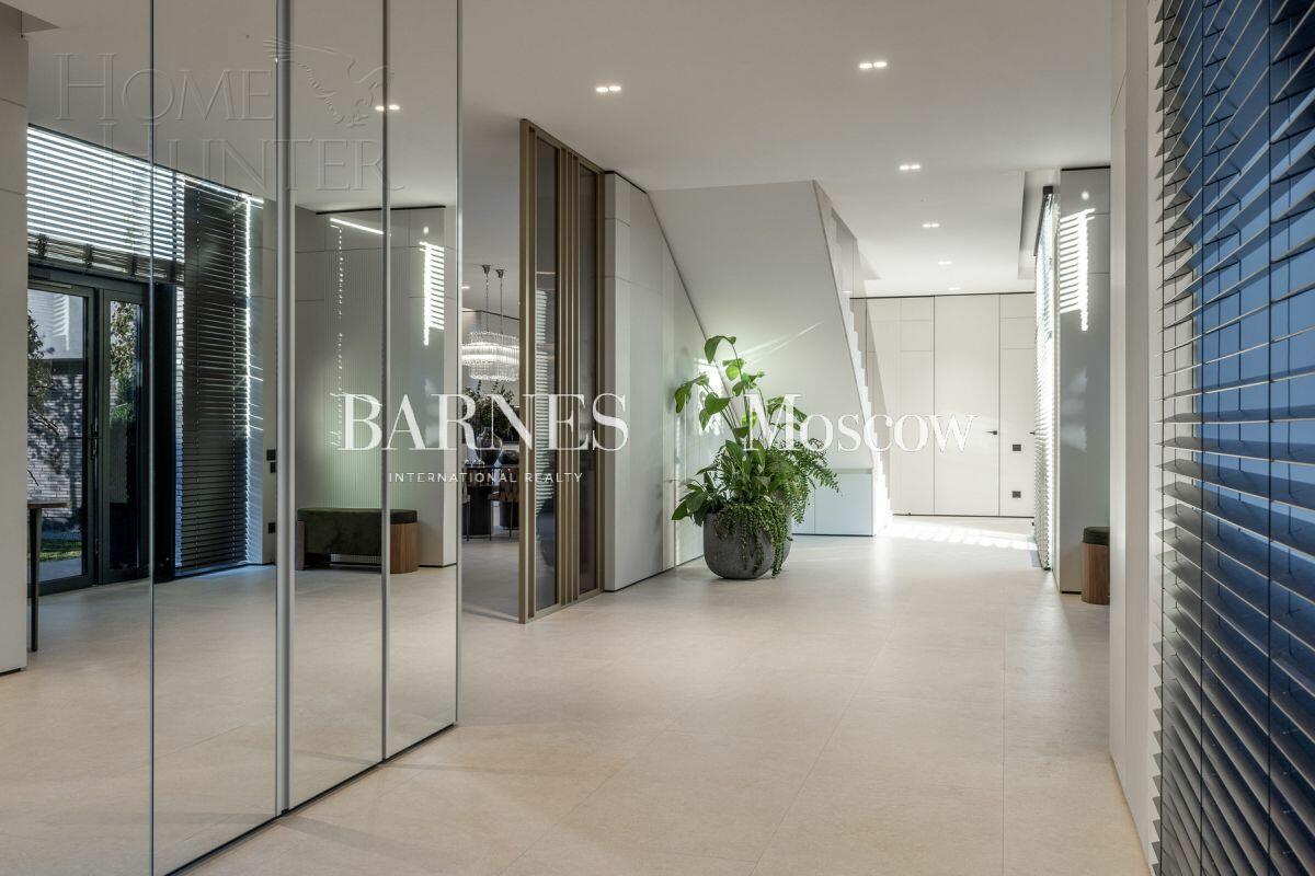 2-этажный коттедж 1 000 м² с отделкой