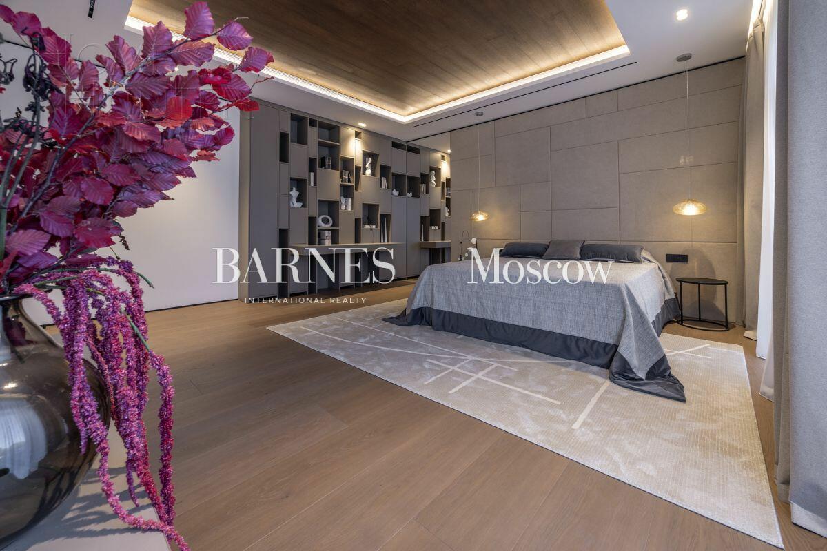 2-этажный коттедж 1 000 м² с отделкой