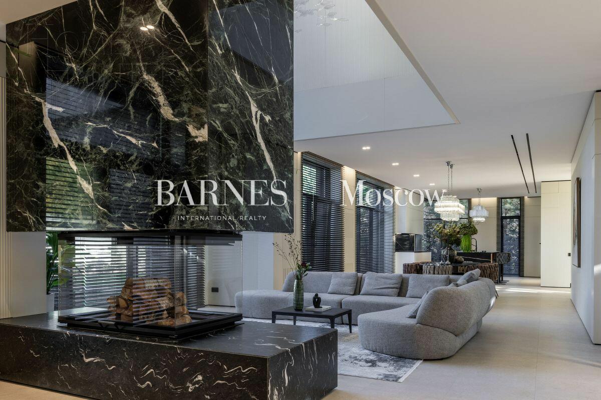 2-этажный коттедж 1 000 м² с отделкой