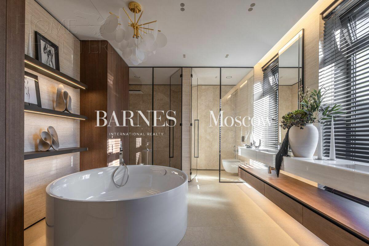 2-этажный коттедж 1 000 м² с отделкой