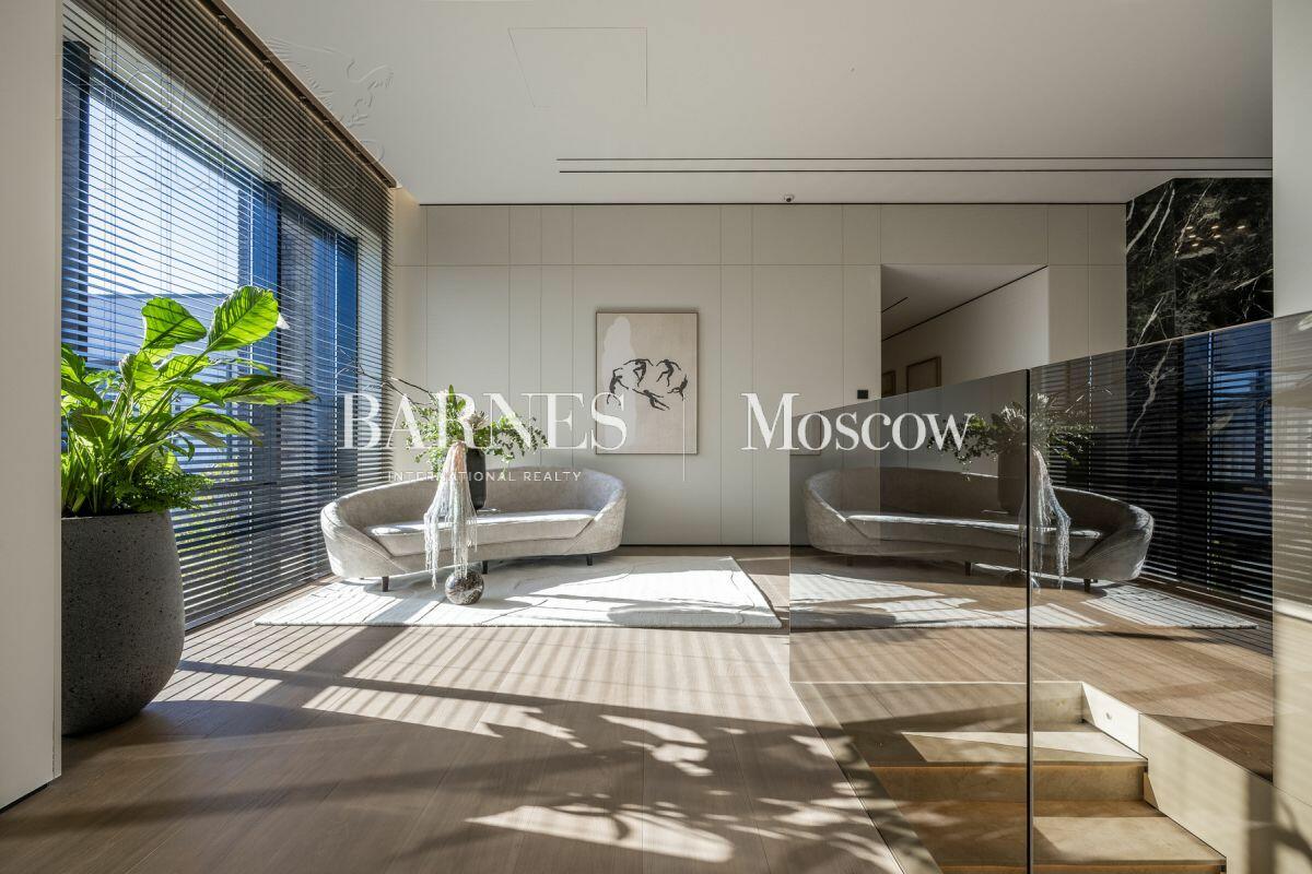 2-этажный коттедж 1 000 м² с отделкой