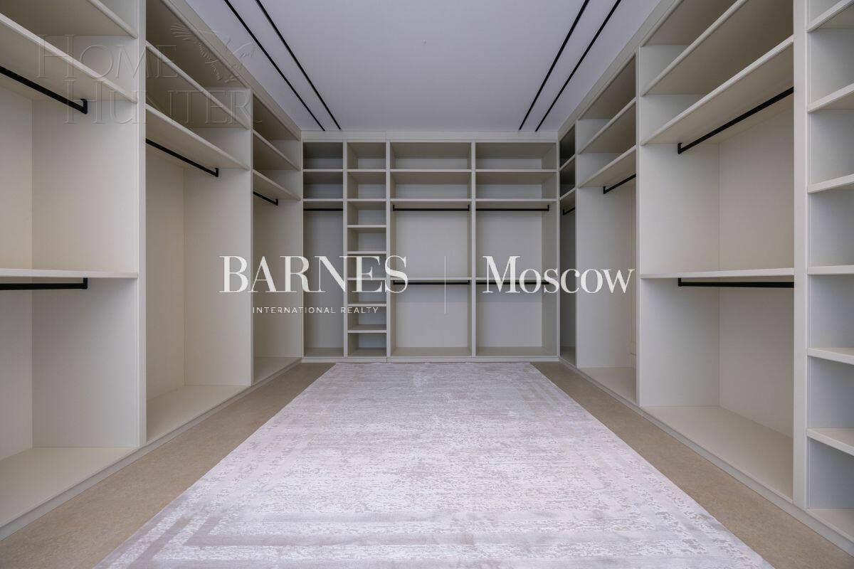 2-этажный коттедж 1 000 м² с отделкой